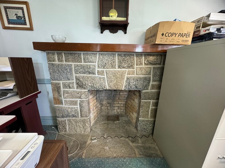 More Photos Of 169 Old Zion Rd, North East Office Residential For Sale