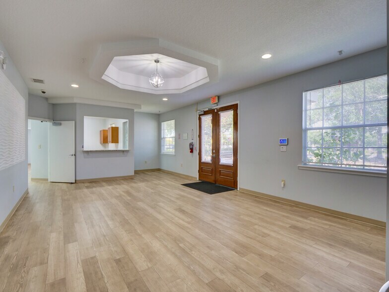 More Photos Of 733 S Goldenrod Rd, Orlando Medical For Sale