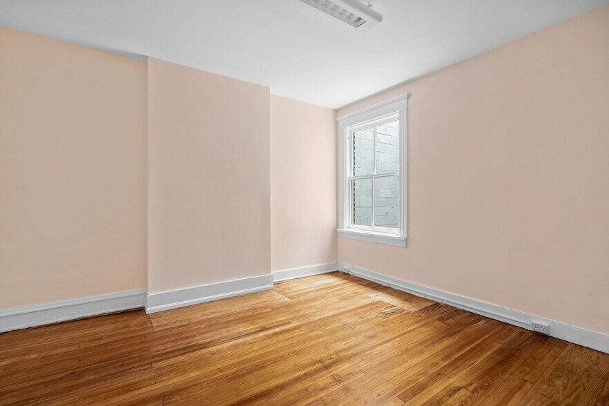 More Photos Of 1312 W Main St, Richmond Office For Lease