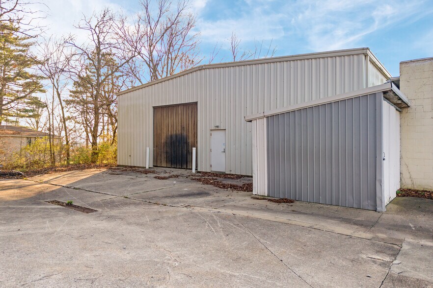 More Photos Of 8028 Newark Rd, Mount Vernon Industrial For Sale