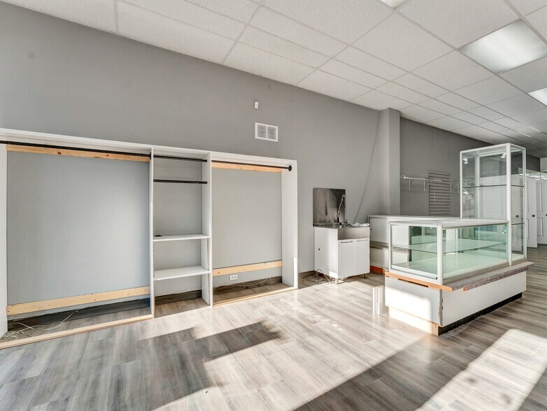 More Photos Of 622 3 St SE, Medicine Hat General Retail For Lease
