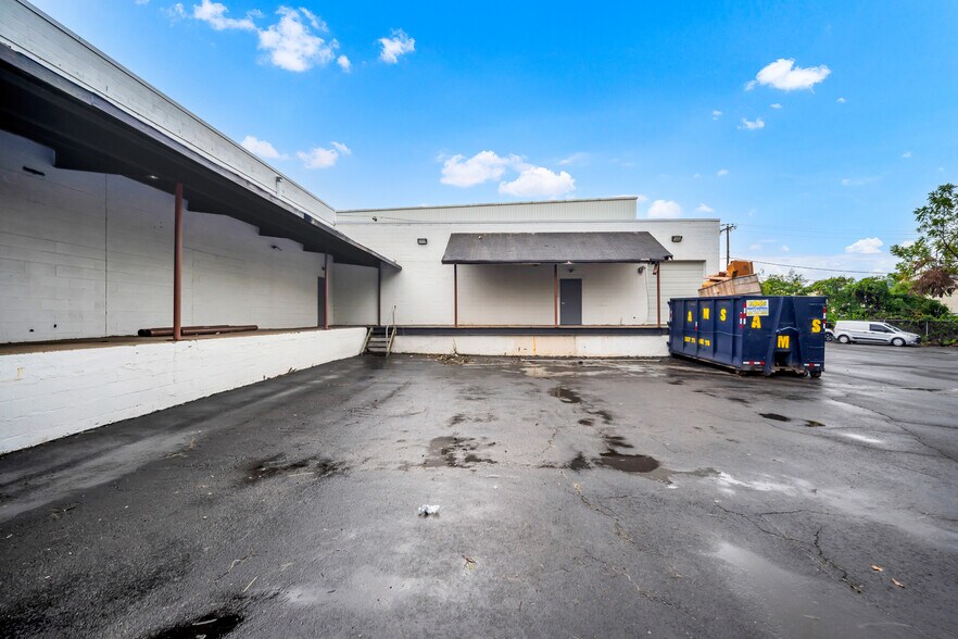 More Photos Of 2168 Bennett Rd, Philadelphia Warehouse For Lease