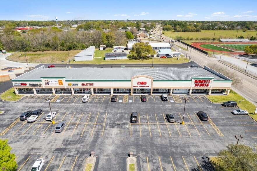 More Photos Of 1002 Jefferson Terrace Blvd, New Iberia Unknown For Lease