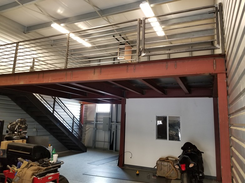 More Photos Of 9341 Commerce Center St, Highlands Ranch Warehouse For Sale