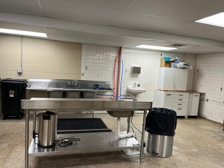 More Photos Of 5281 Bellefontaine Rd, Dayton General Retail For Sale