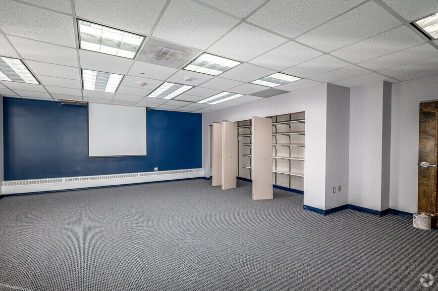 More Photos Of 7220 Wisconsin Ave, Bethesda Medical For Lease