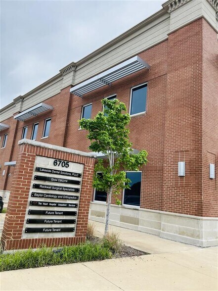 More Photos Of 6705 Heritage Pkwy, Rockwall Unknown For Lease