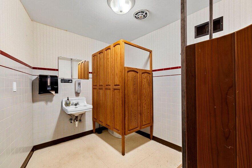 More Photos Of , Willits Unknown For Sale