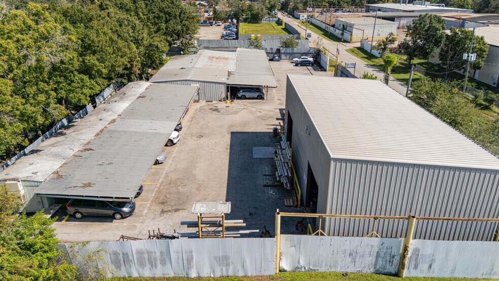 More Photos Of 204 5th St, Orlando Industrial For Sale