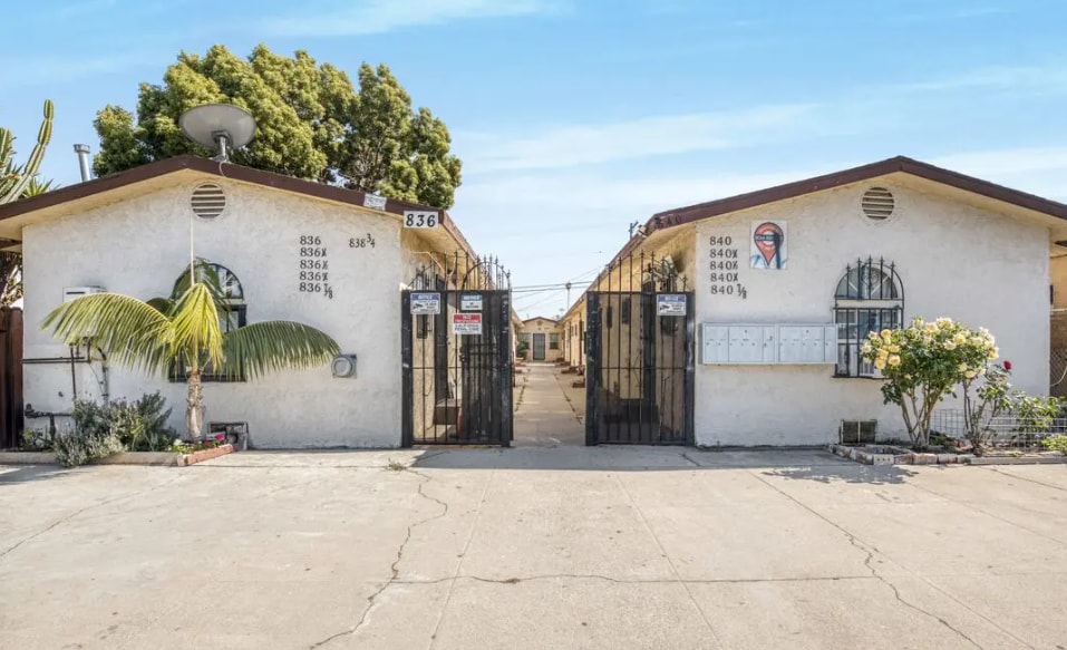 More Photos Of 836-840 W 66th St, Los Angeles Apartments For Sale