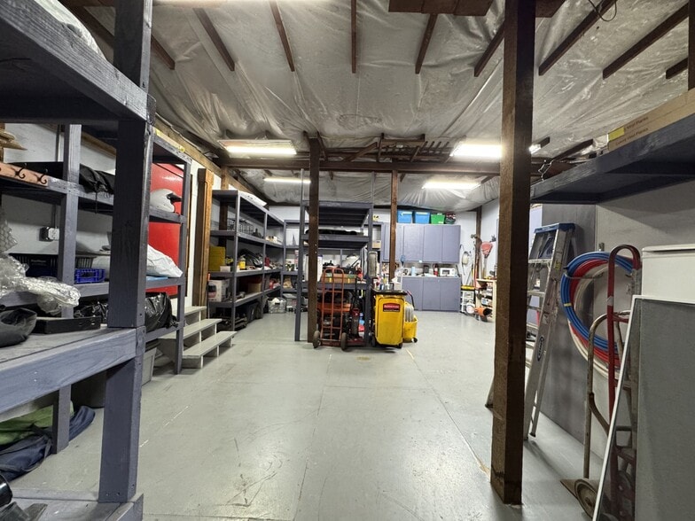 More Photos Of 1625 Washington St, Oregon City Flex For Sale