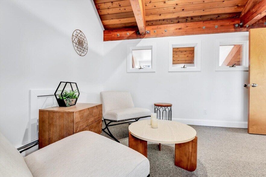 More Photos Of 1049 Main St, West Barnstable Medical For Sale