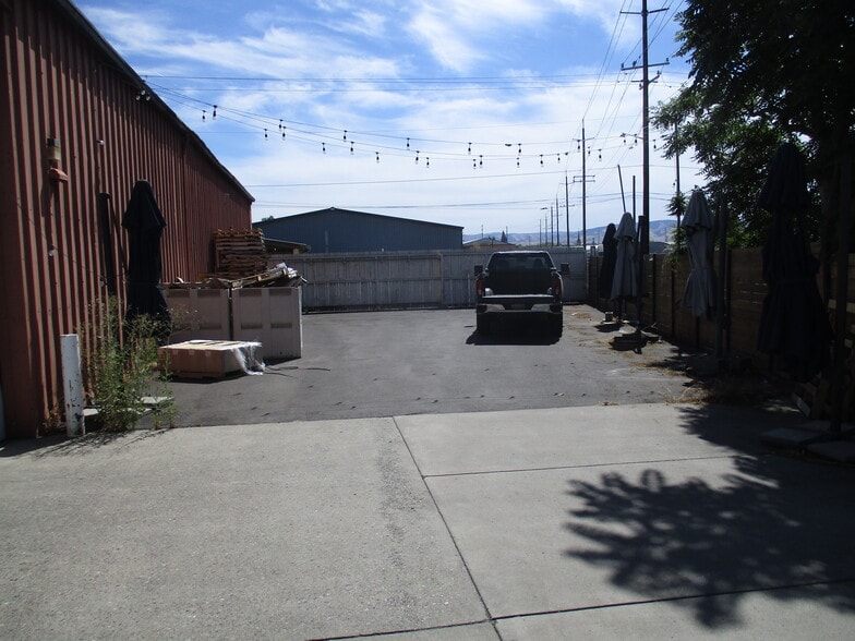 More Photos Of 635 N 13th Ave, Walla Walla Winery Vineyard For Sale