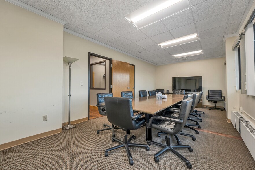 More Photos Of 231 Sutton St, North Andover Medical For Sale