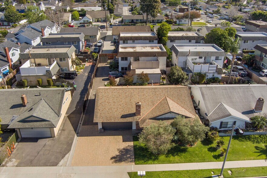 More Photos Of 2048 Garden Ln, Costa Mesa Multifamily For Sale