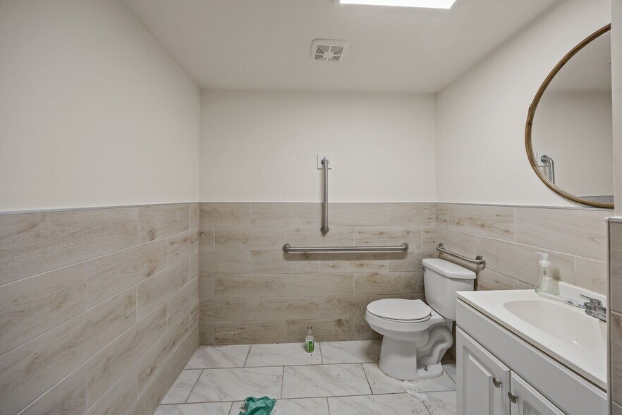 More Photos Of 1143 E Andrews Ave, Henderson General Retail For Lease