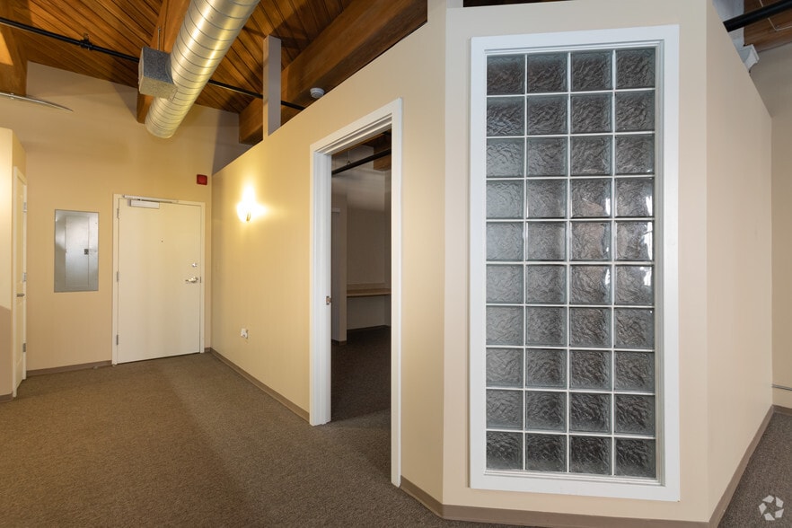 More Photos Of 1114-1116 Washington Ave, Saint Louis Apartments For Lease