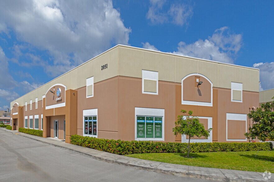 More Photos Of 2051 Green Rd, Deerfield Beach Warehouse For Lease