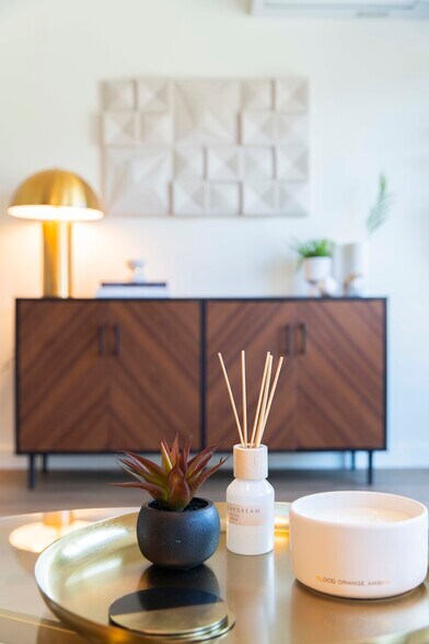 More Photos Of 417 2nd Ave W, Seattle Apartments For Lease