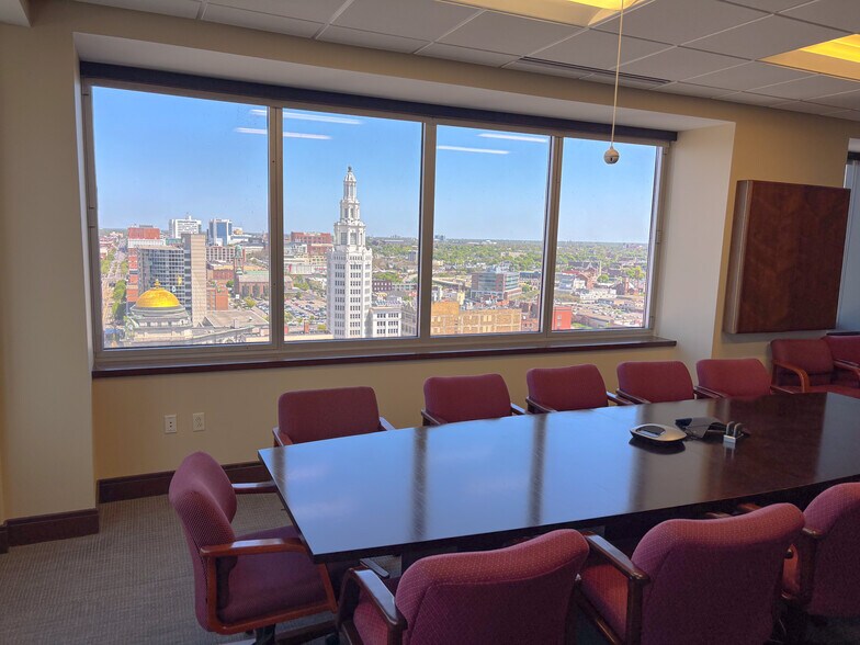 More Photos Of 10 Lafayette Sq, Buffalo Hotel For Lease