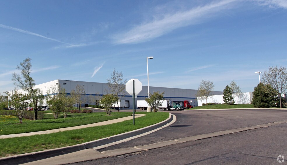 More Photos Of 11240 Katherine's Crossing, Woodridge Distribution For Lease