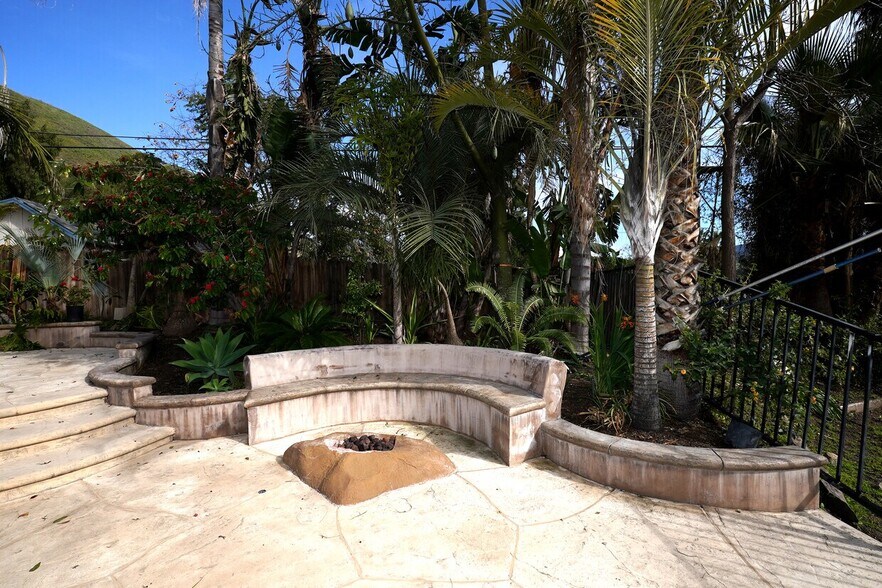 More Photos Of 9857 Foothill Blvd, Lake View Terrace Multifamily For Lease