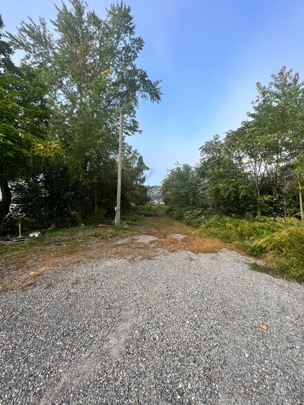 More Photos Of 45 E Bacon St, Pottsville Light Distribution For Lease