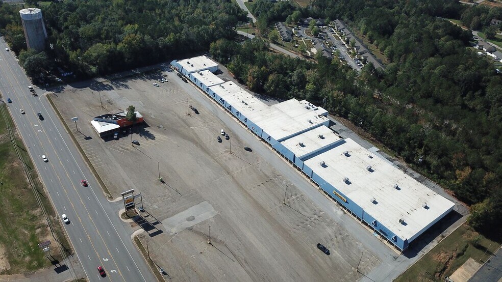 More Photos Of 33011 Highway 43, Thomasville Storefront For Lease