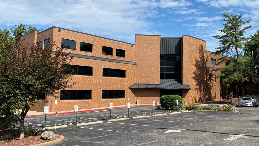 Primary Photo Of 12166 Old Big Bend Rd, Kirkwood Office For Lease