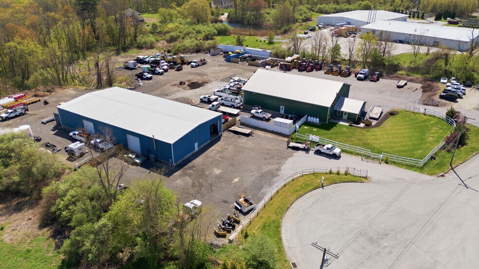 More Photos Of 11 Tyler Dr, North Franklin Showroom For Sale