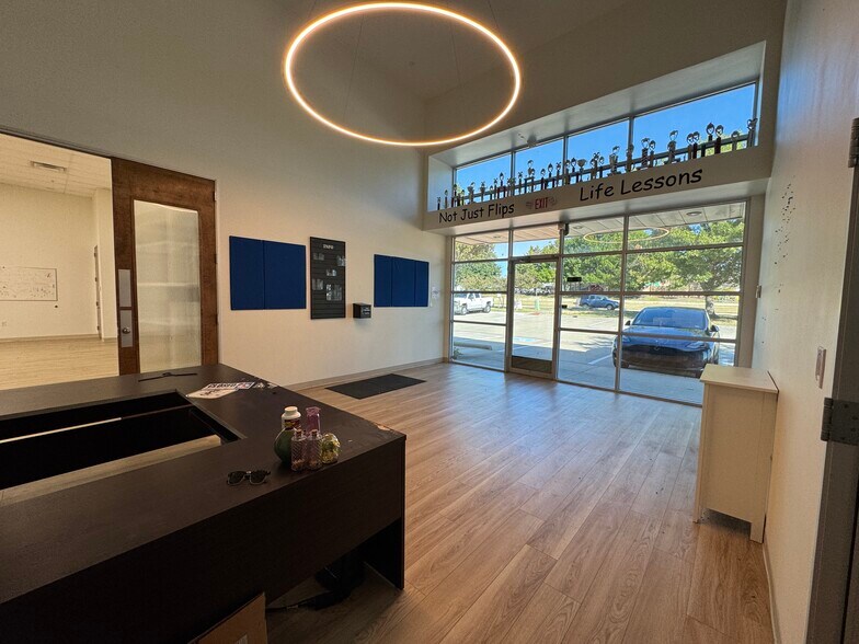 More Photos Of 1081 Ohio Dr, Plano Light Distribution For Lease