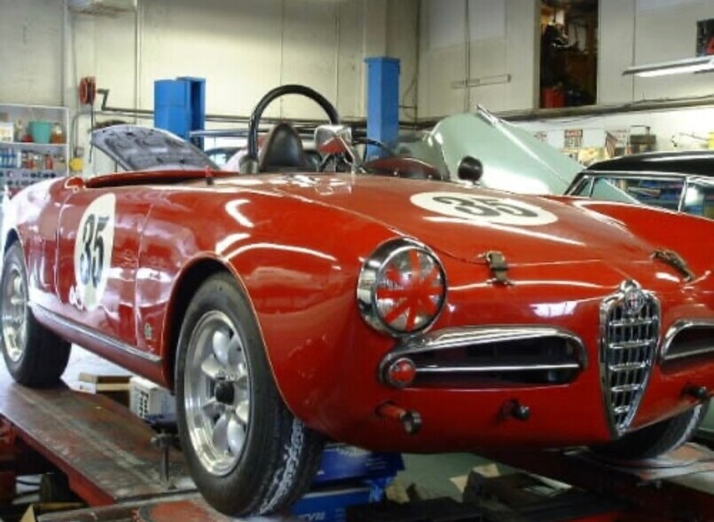 More Photos Of 40 Woodland Ave, San Rafael Service For Sale