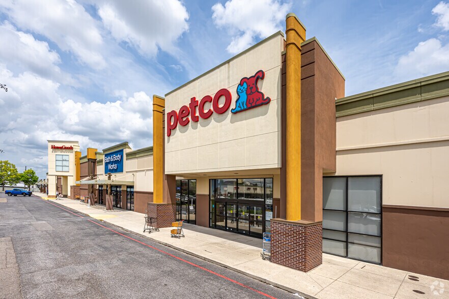 More Photos Of 6765-6865 Siegen Ln, Baton Rouge General Retail For Lease