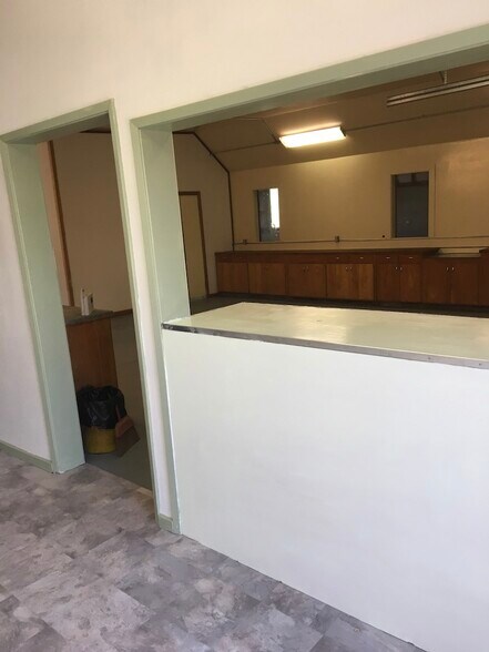 More Photos Of 1485 Foster Ln, Clarkston Industrial For Lease