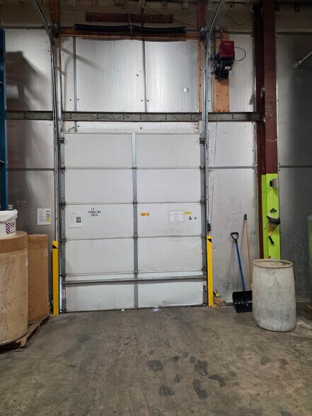 More Photos Of 300 Airport Rd, Ames Warehouse For Sale