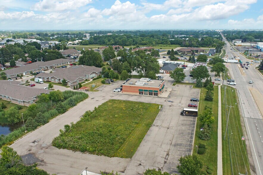 More Photos Of 6316 52nd St, Kenosha Freestanding For Lease