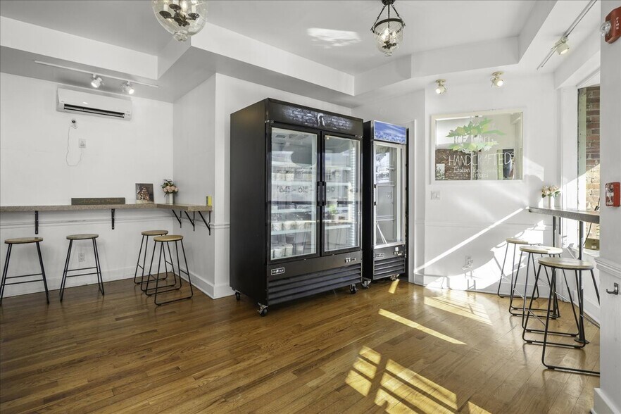 More Photos Of 134 W Main St, Goshen Storefront Retail Residential For Lease