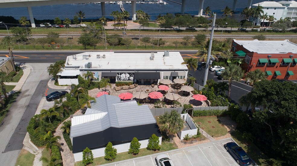 More Photos Of 514 NW Dixie Hwy, Stuart Restaurant For Sale