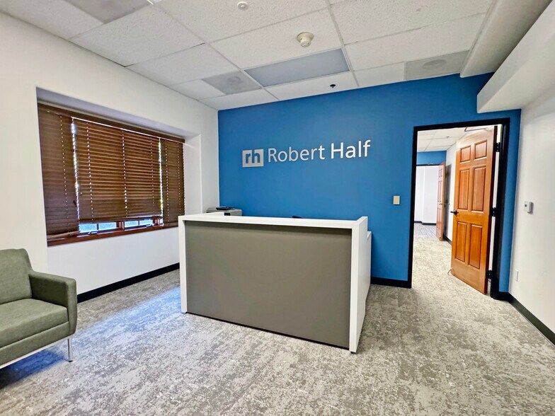 More Photos Of 1525 State St, Santa Barbara Serviced Offices For Sale