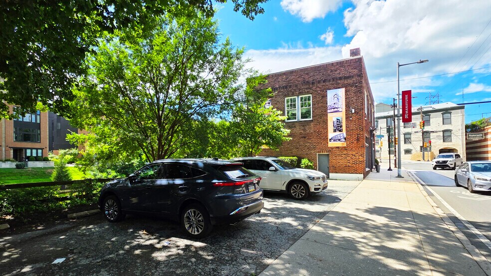 More Photos Of 4590 Main St, Manayunk Office For Lease