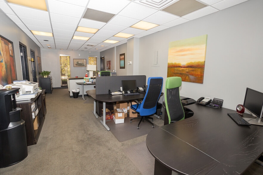 More Photos Of 179 S Maple Ave, Ridgewood Office For Sale