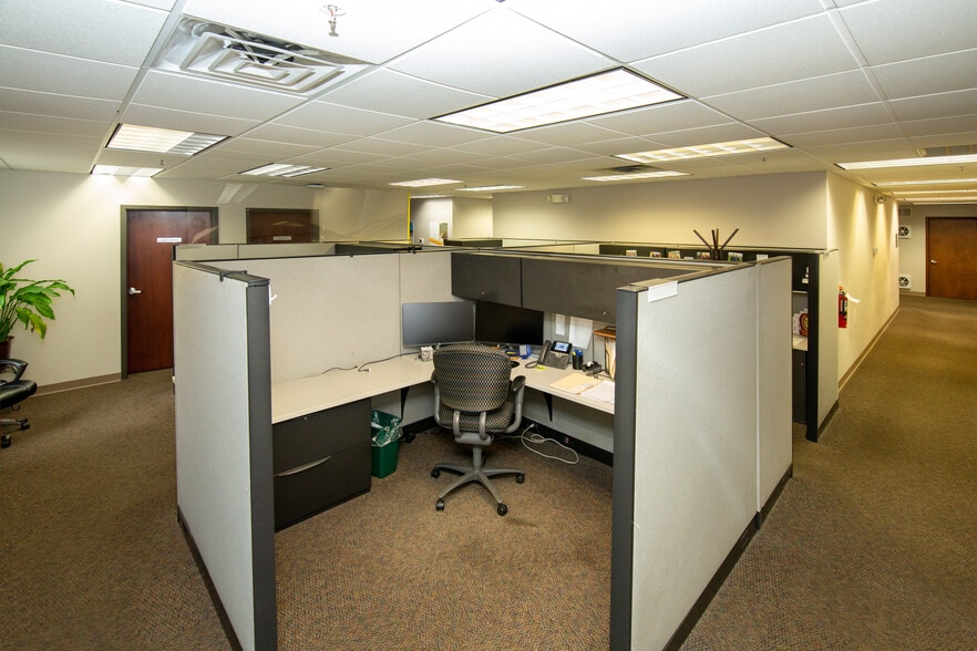 More Photos Of 4003 Out Look Dr, Hurricane Office For Sale