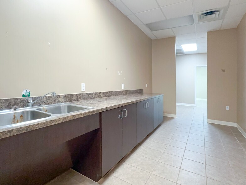 More Photos Of 8400 Astronaut Blvd, Cape Canaveral Medical For Sale