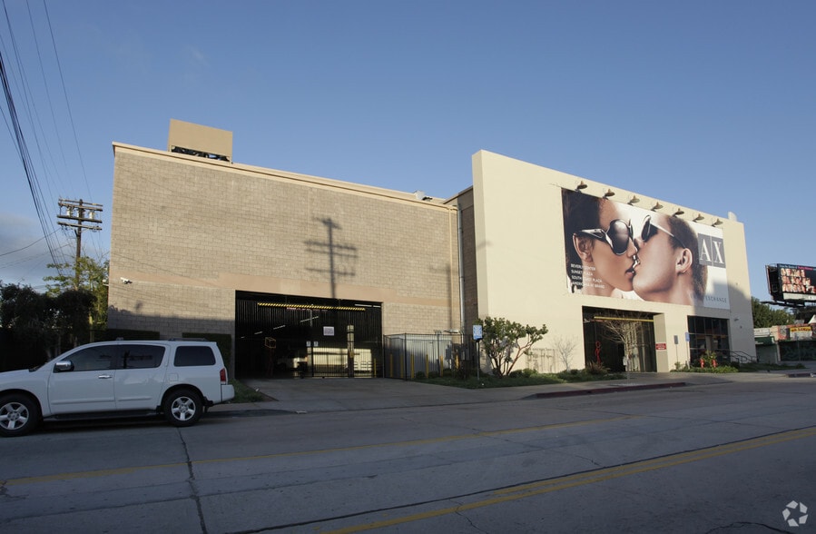 More Photos Of 5900 Hollywood Blvd, Hollywood Self Storage For Lease