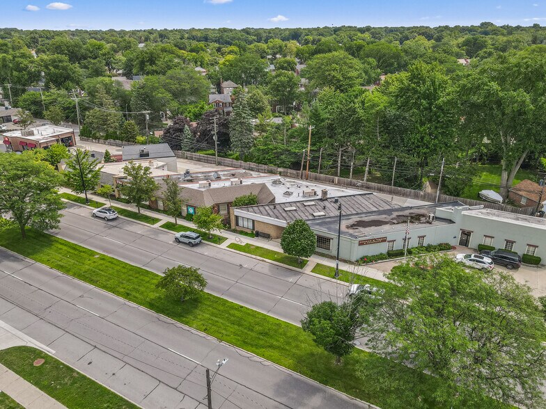 More Photos Of 18120 Mack Ave, Grosse Pointe Storefront Retail Office For Sale