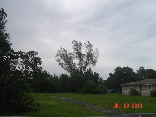 More Photos Of 2449 Taylor St, Hollywood Land For Sale