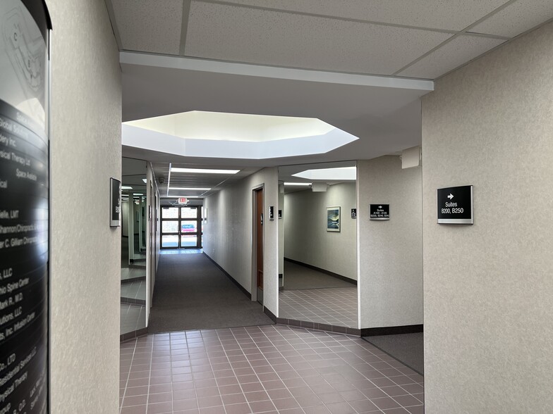 More Photos Of 150 Springside Dr, Akron Medical For Lease