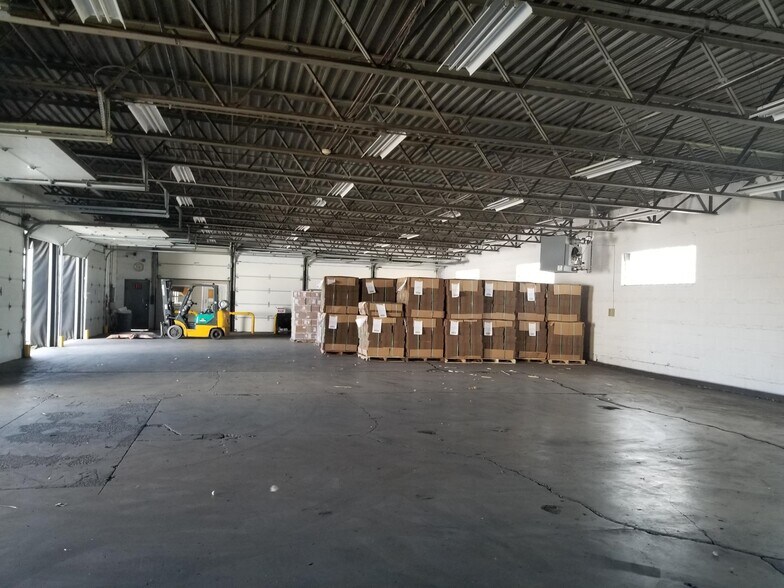 More Photos Of 6105 W Howard St, Niles Warehouse For Sale