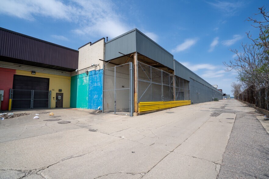 More Photos Of 6334 Lynch Rd, Detroit Manufacturing For Lease