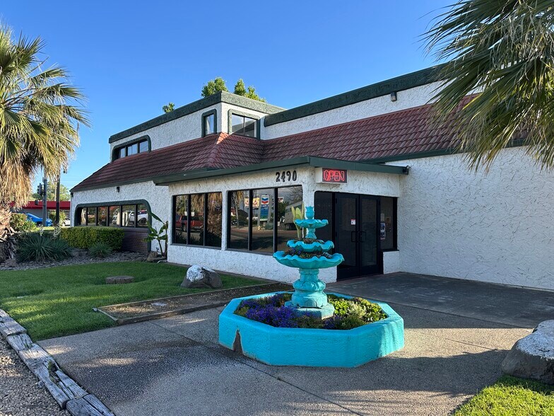 More Photos Of 2490 Fair St, Chico Restaurant For Lease